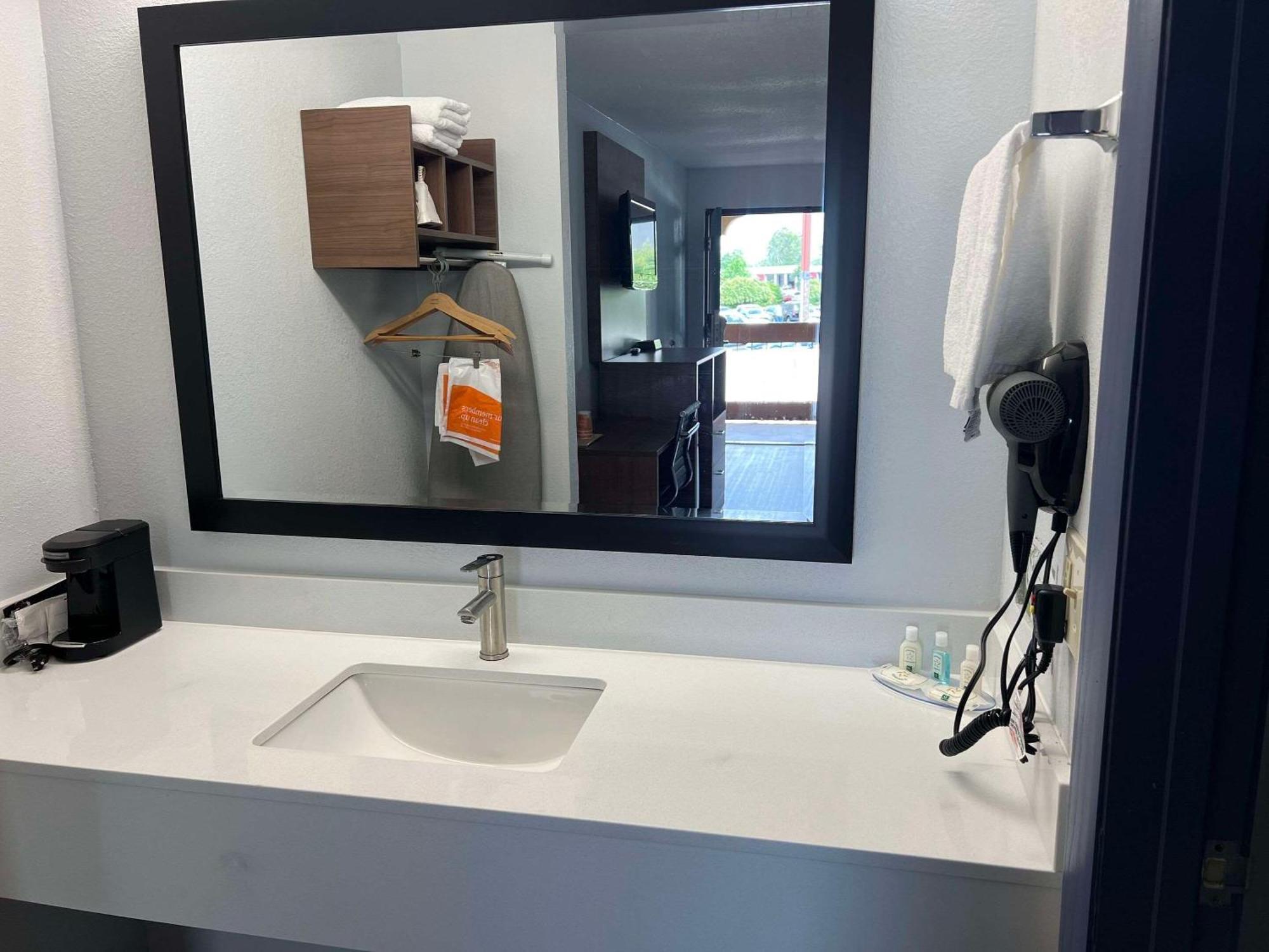 Quality Inn Madison - Huntsville Luaran gambar