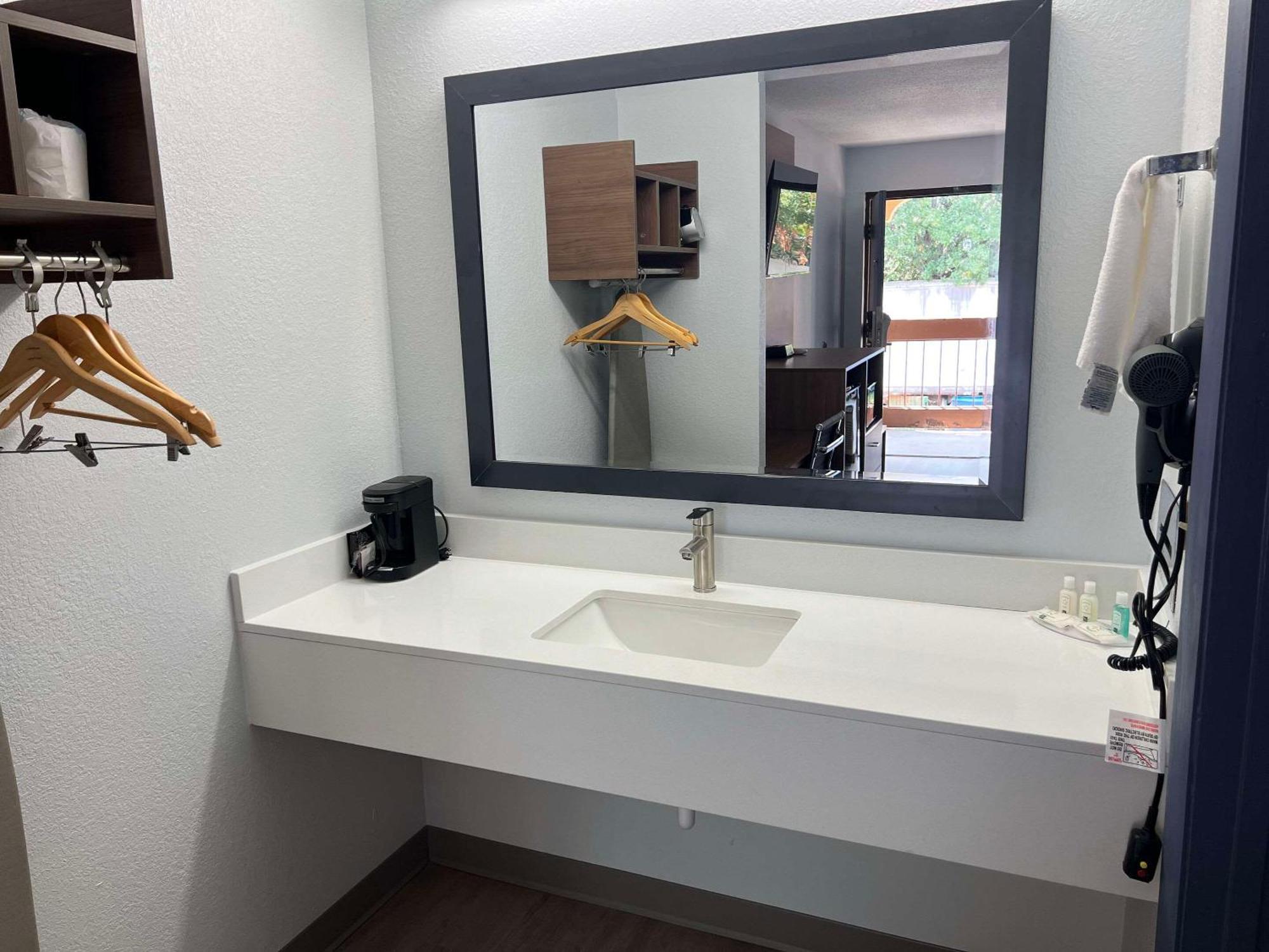 Quality Inn Madison - Huntsville Luaran gambar